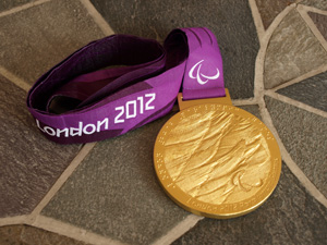 写真：ロンドンパラリンピックの金メダル