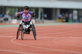 ゴールに向けて疾走する選手―2010ジャパンパラリンピック陸上競技大会