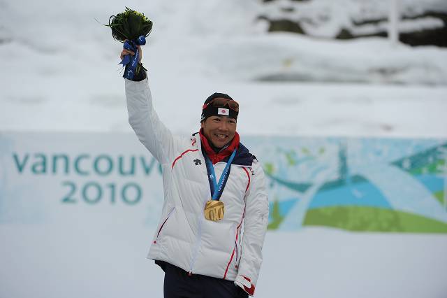 バンクーバー  1キロスプリント立位で今大会2つ目の金メダルを獲得した新田佳浩選手