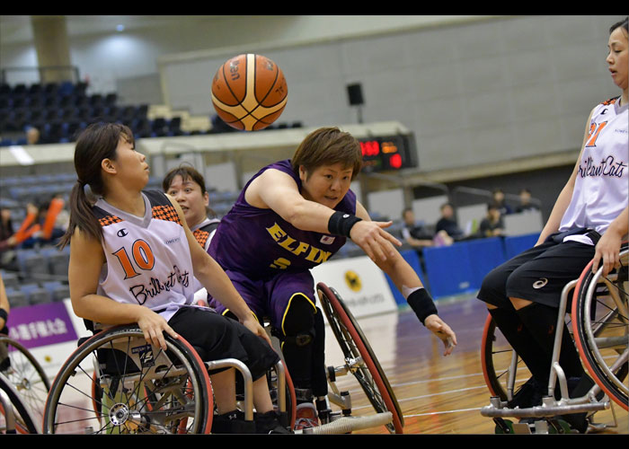 皇后杯第29回日本女子車いすバスケットボール選手権大会　　　　写真／八木敏久