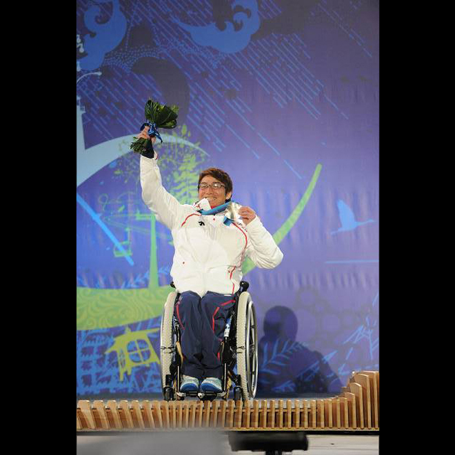 アルペンスキー男子滑降座位で銀メダルを獲得した森井大輝選手