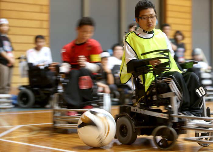 電動車椅子サッカー　　　　写真／竹見脩吾