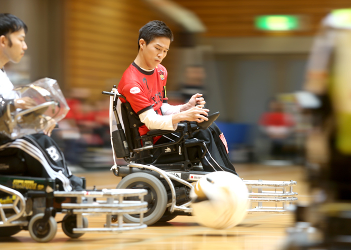 電動車椅子サッカー　　　　写真／竹見脩吾