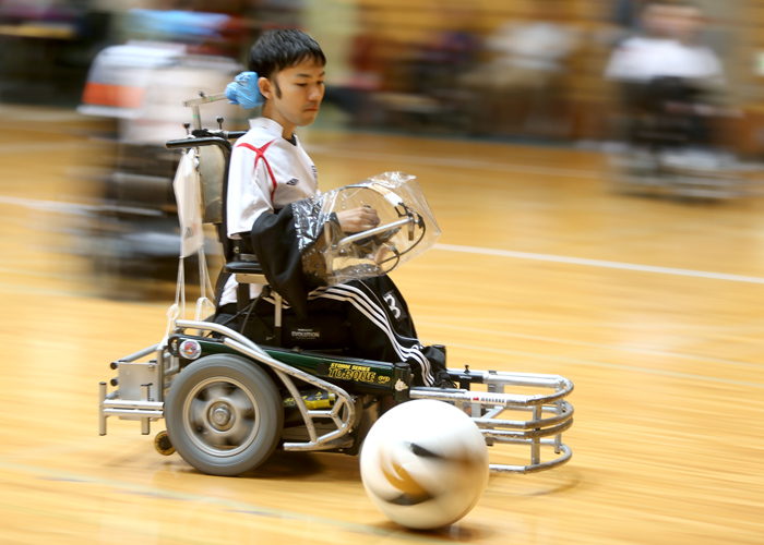 電動車椅子サッカー　　　　写真／竹見脩吾