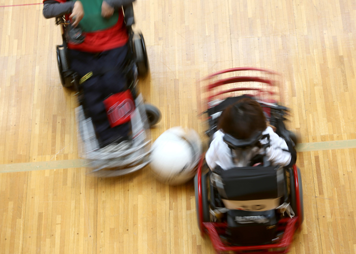 電動車椅子サッカー　　　　写真／竹見脩吾