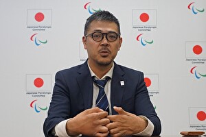 写真：三阪洋行