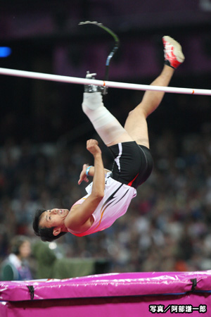 写真：ロンドン2012パラリンピック　陸上競技・走り高跳び　鈴木徹　阿部謙一郎撮影