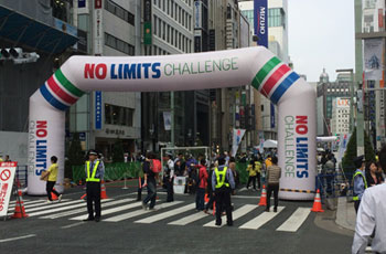 銀座の中央通りでイベントが行われた