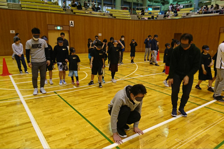 見えない状態で距離感を掴む